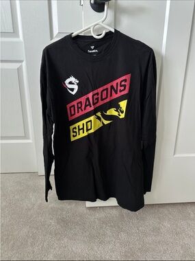 💜4/$50💜 Fanatics Black Graphic Long Sleeve Tee with Red Accents